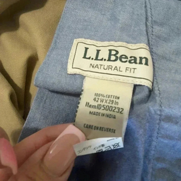 L.L. Bean Natural Fit Khakis 42x28 - Picture 5 of 7